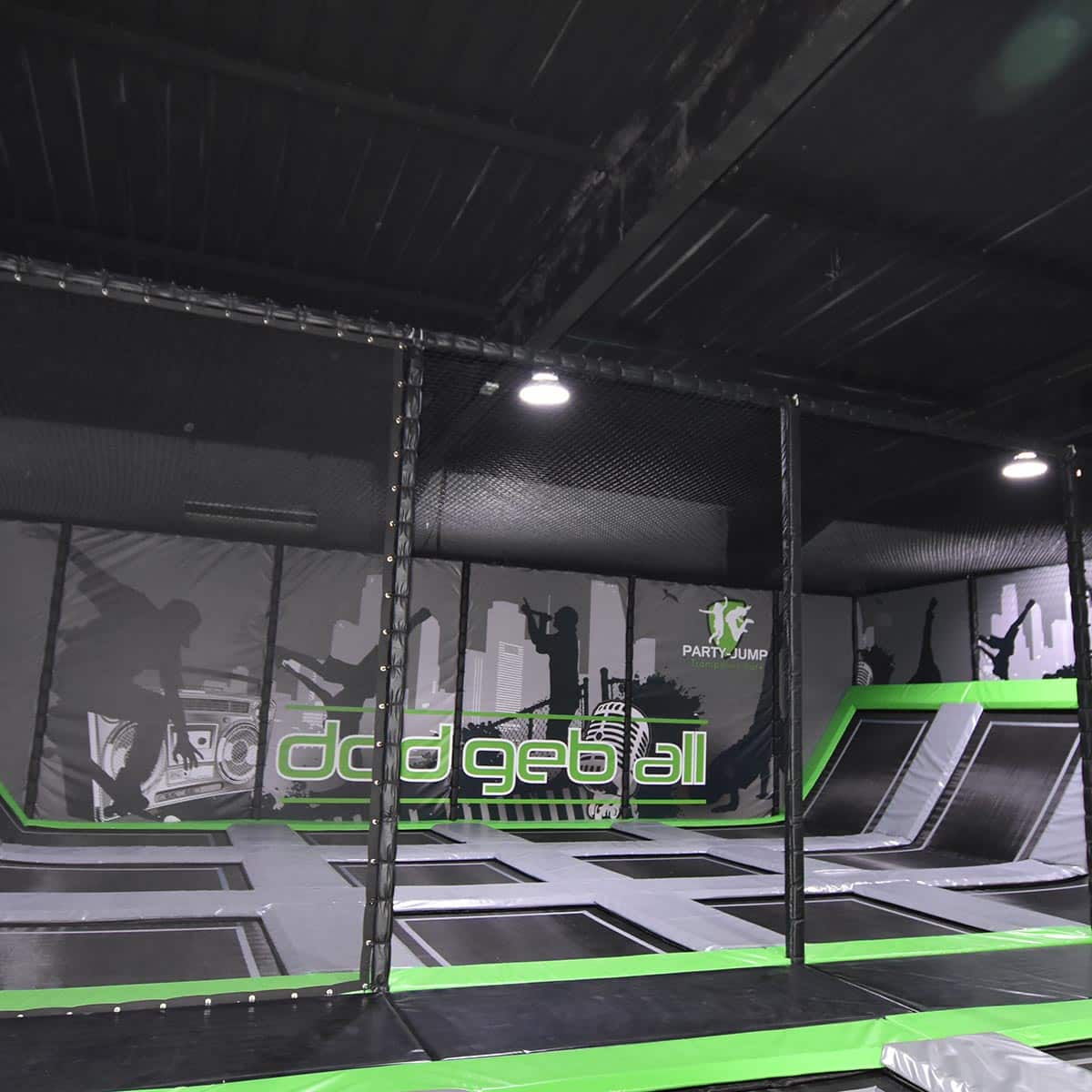 une arène de Dodge ball inspiré du célèbre jeu de la balle au prisonnier